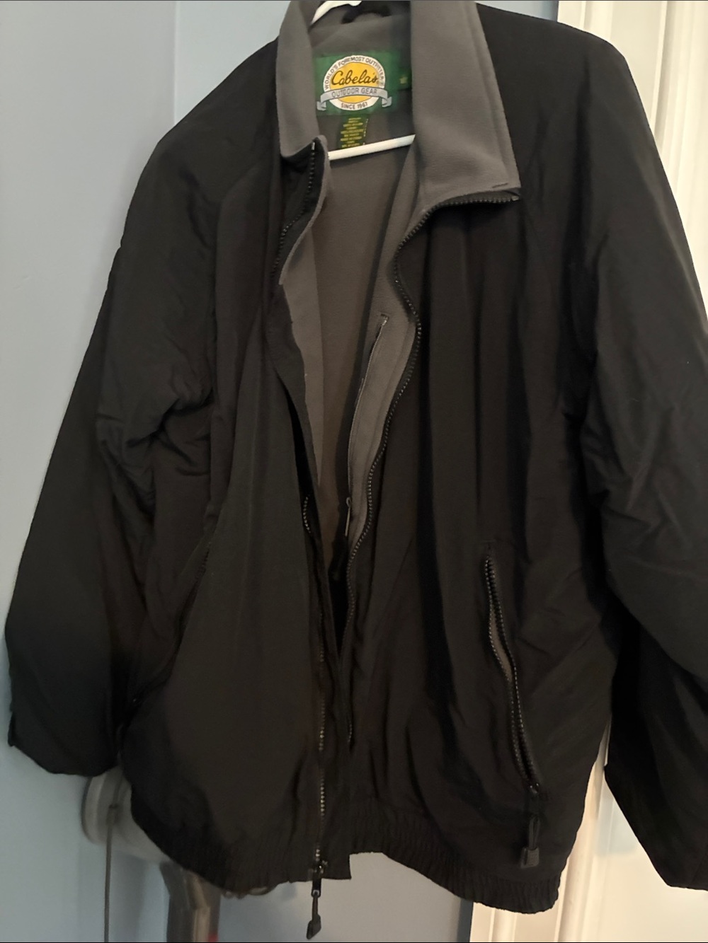 Cabela's Men's Black Lightweight Zip Jacket with Gray Lining